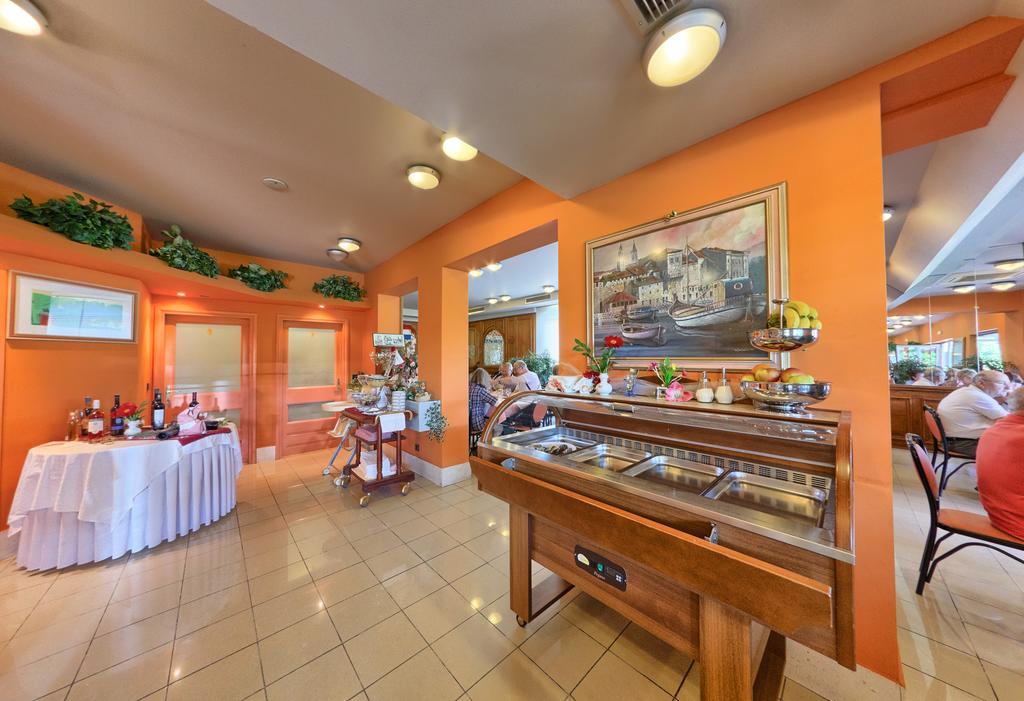 Hotel Trogirski Dvori エクステリア 写真