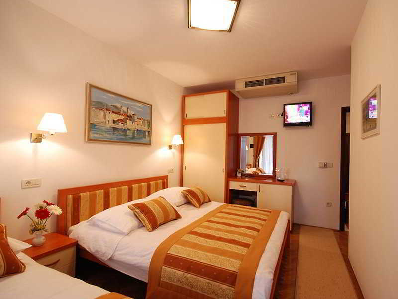 Hotel Trogirski Dvori エクステリア 写真